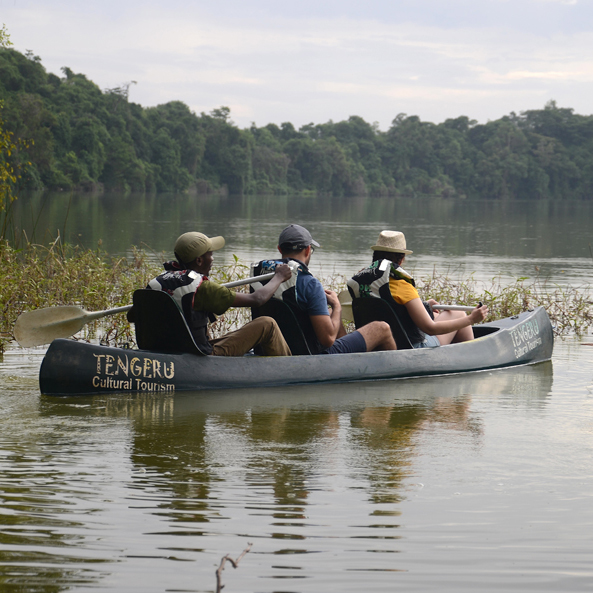 Lake-Duluti-Canoe_img