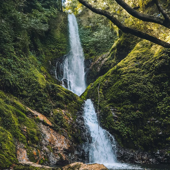 isumo-waterfalls-hike